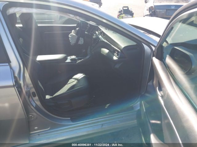 4T1B21HK3KU515144 Toyota Camry Hybrid Se