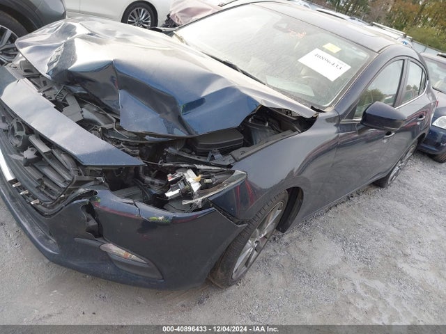 3MZBN1V32JM218634 Mazda Mazda3 Touring