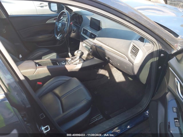 3MZBN1V32JM218634 Mazda Mazda3 Touring