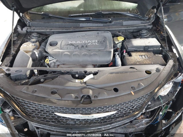 Chrysler 200 S 2015 1C3CCCBB1FN587569 Image 10