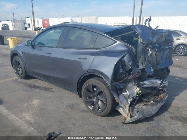 2023 TESLA MODEL Y 7SAYGAEE8PF623860 Photo 2