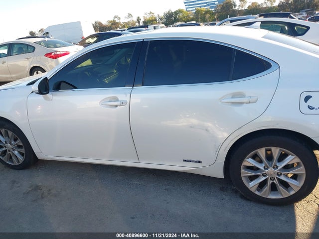 JTHBW1GG6E2062304 Lexus ES 300H