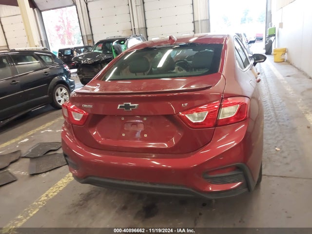 Chevrolet Cruze Lt Auto 2018 1G1BE5SM9J7181155 Image 16