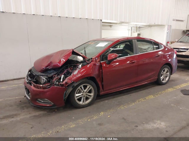 Chevrolet Cruze Lt Auto 2018 1G1BE5SM9J7181155 Image 2