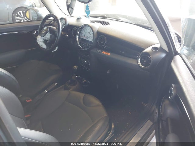 2012 MINI COOPER S CLUBMAN WMWZG3C50CTY38539 Photo 4