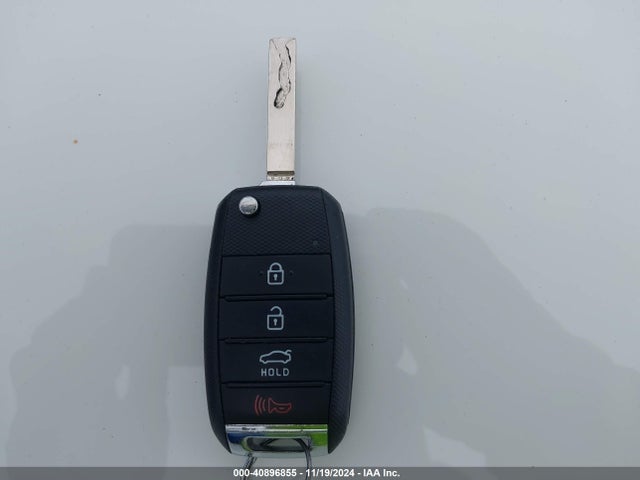 40896855 :رقم المزاد ، 3KPA24AB8KE197757 vin ، 2019 Kia Rio S مزاد بيع