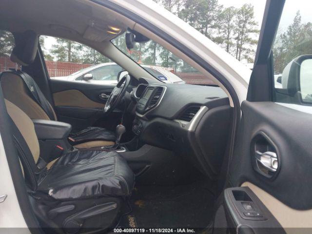 1C4PJLCB7GW201377 Jeep Cherokee Latitude