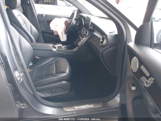 WDC0G4KB0HF163672 Mercedes-Benz Glc 300 4matic