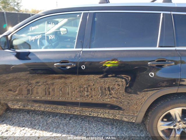 Toyota Highlander Limited Platinum 2017 5TDYZRFH8HS200126 Image 15