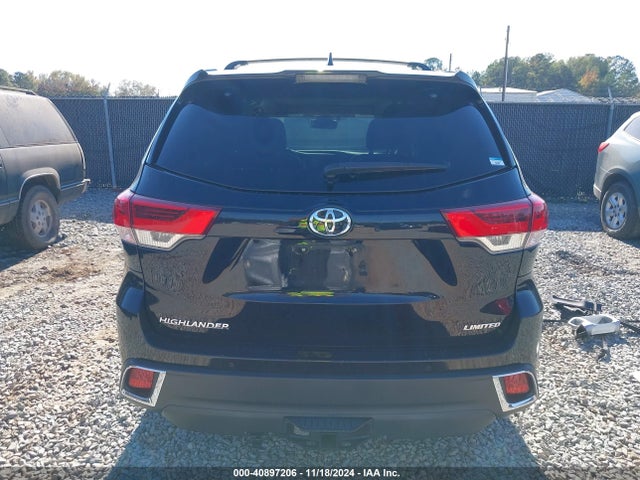 Toyota Highlander Limited Platinum 2017 5TDYZRFH8HS200126 Image 17