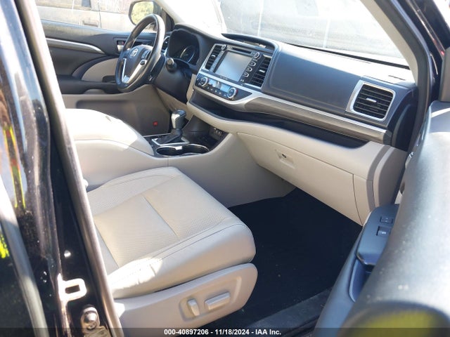 Toyota Highlander Limited Platinum 2017 5TDYZRFH8HS200126 Image 5