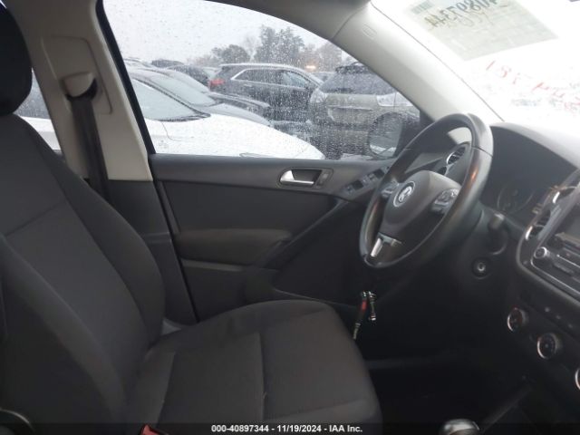 WVGAV3AX6EW544781 Volkswagen TIGUAN S