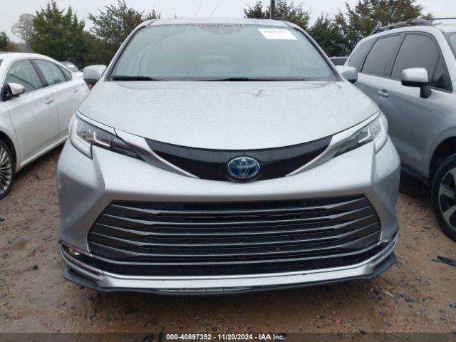 5TDZRKECXNS075255 Toyota Sienna Limited