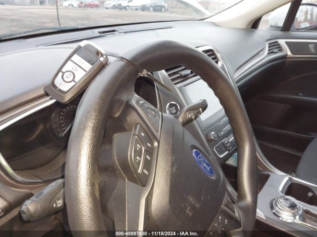 3FA6P0T92LR225322 Ford FUSION SE