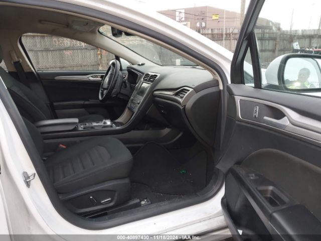 3FA6P0T92LR225322 Ford FUSION SE