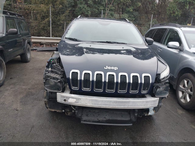1C4PJMAB0GW278083 Jeep Cherokee Sport