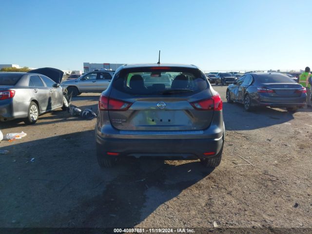 JN1BJ1CP0JW100640 Nissan Rogue Sport S