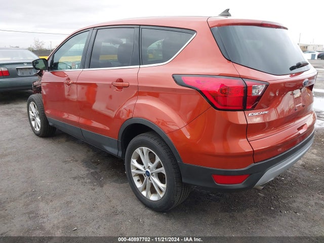 Ford ESCAPE SE 2019 1FMCU9GD9KUA32502 Image 3