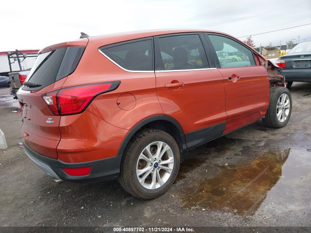 Ford ESCAPE SE 2019 1FMCU9GD9KUA32502 Image 4