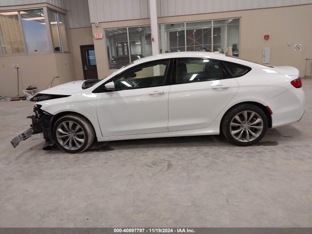 1C3CCCBB7GN173651 Chrysler 200 S