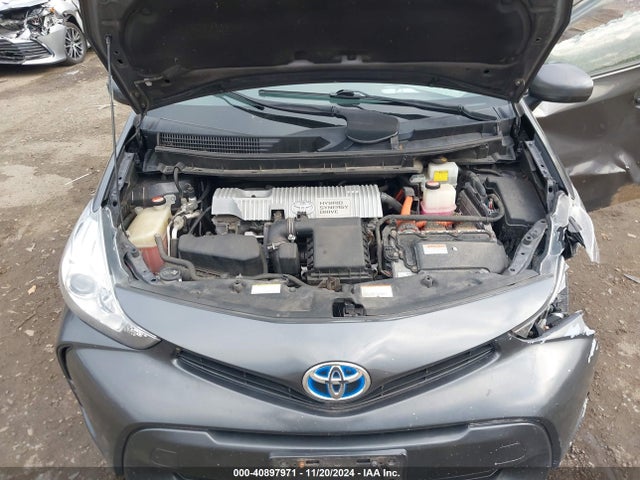 Toyota Prius V Two 2016 JTDZN3EU8GJ045259 Image 10