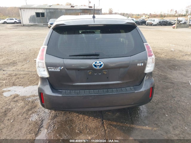 Toyota Prius V Two 2016 JTDZN3EU8GJ045259 Image 16