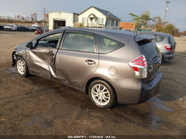 Toyota Prius V Two 2016 JTDZN3EU8GJ045259 Image 3