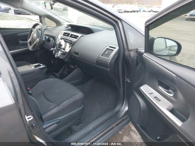 Toyota Prius V Two 2016 JTDZN3EU8GJ045259 Image 5