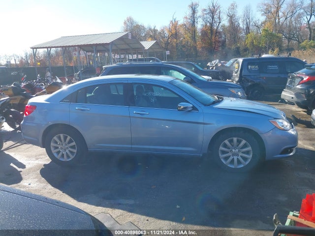 1C3CCBCG1EN198935 Chrysler 200 Limited
