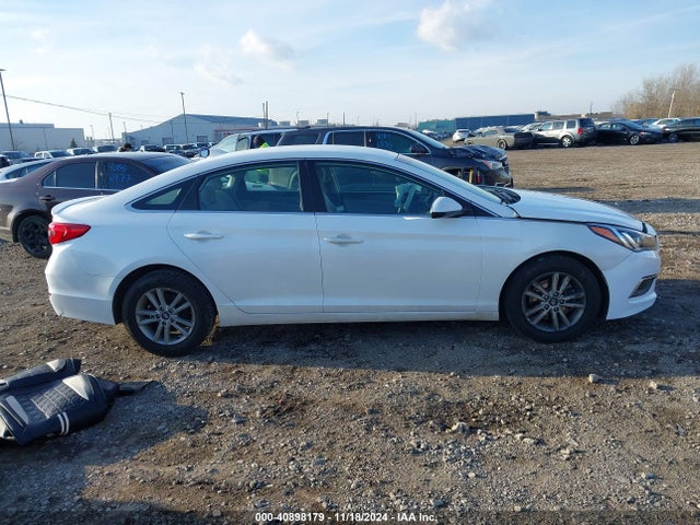 Hyundai SONATA SE 2016 5NPE24AFXGH330848 Image 13