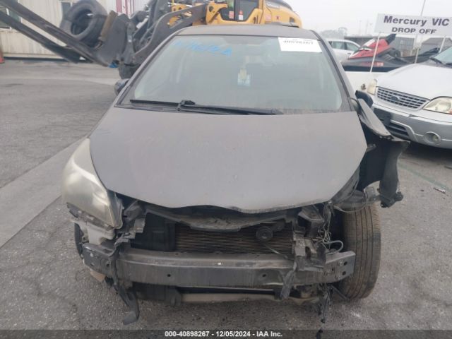 VNKKTUD34FA036702 Toyota YARIS LE