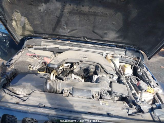 1C4HJXDGXJW133413 Jeep Wrangler Unlimited Sport 4x4