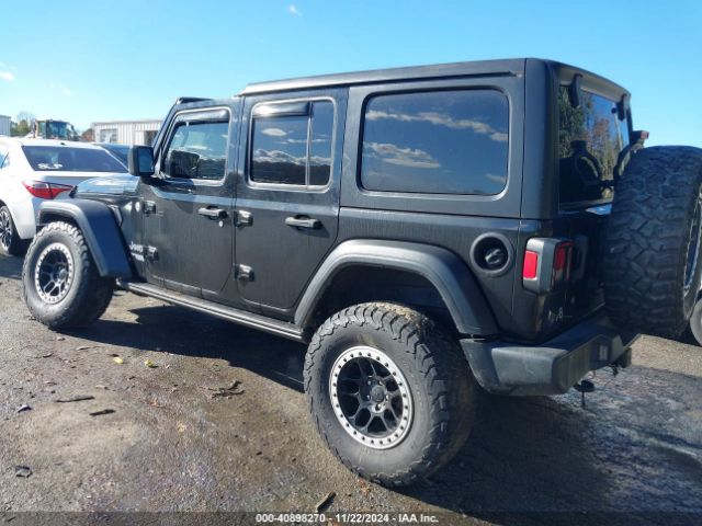 1C4HJXDGXJW133413 Jeep Wrangler Unlimited Sport 4x4