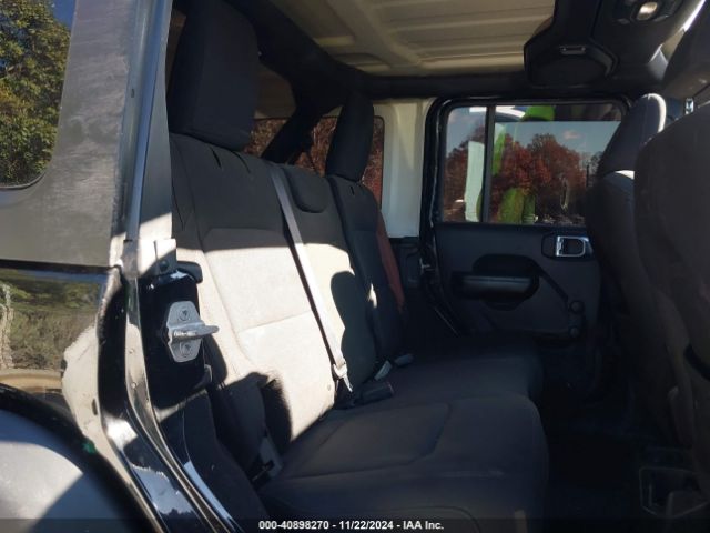 1C4HJXDGXJW133413 Jeep Wrangler Unlimited Sport 4x4