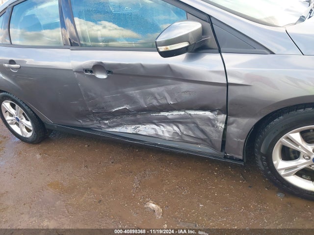 Ford FOCUS SE 2014 1FADP3F22EL115847 Image 6