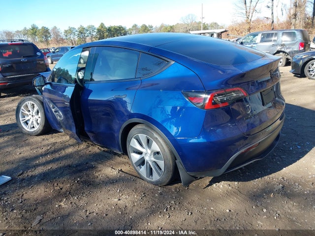 2022 TESLA MODEL Y 7SAYGDEE5NF440642 Photo 2