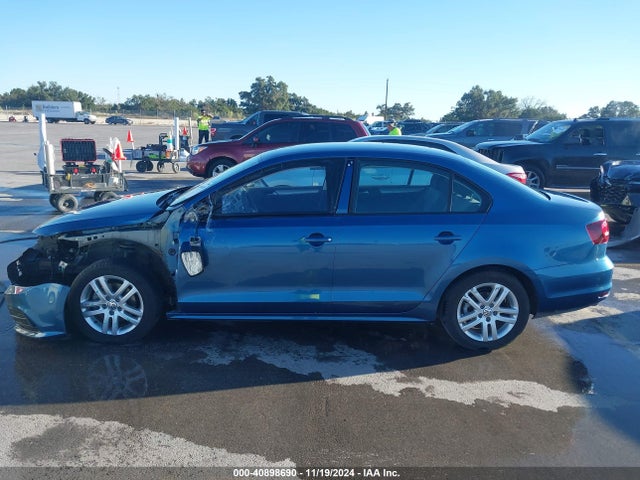 3VW2B7AJ4JM216156 Volkswagen Jetta 1.4t S