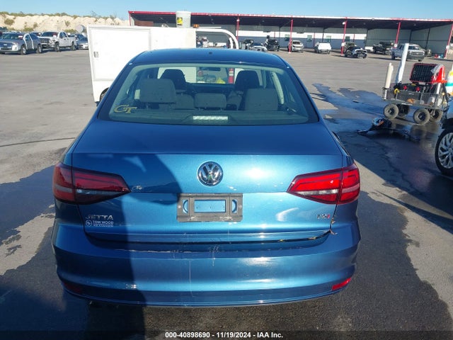 3VW2B7AJ4JM216156 Volkswagen Jetta 1.4t S