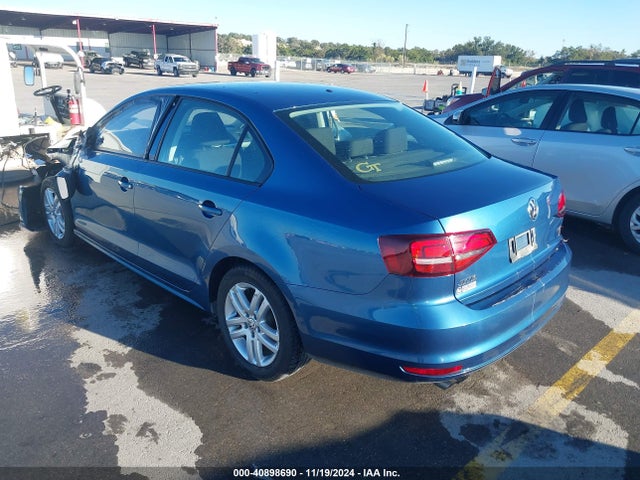 3VW2B7AJ4JM216156 Volkswagen Jetta 1.4t S