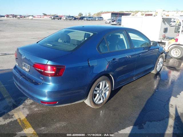 3VW2B7AJ4JM216156 Volkswagen Jetta 1.4t S