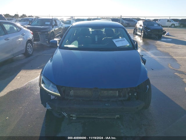 3VW2B7AJ4JM216156 Volkswagen Jetta 1.4t S