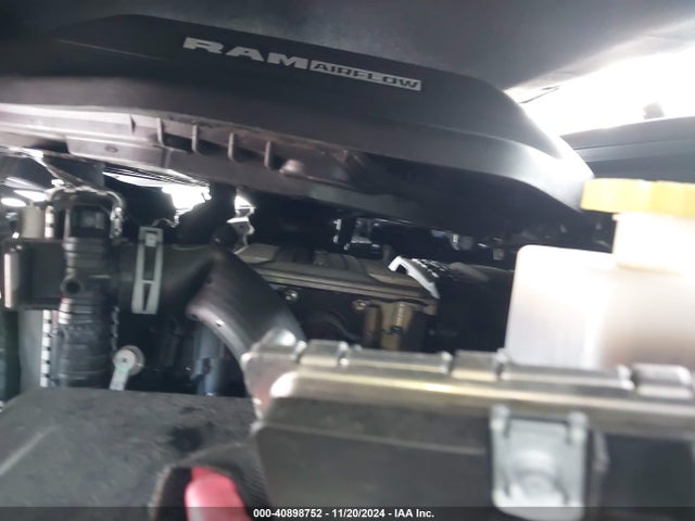 1C6SRFJT1NN171061 RAM 1500 Laramie  4x4 5'7 Box
