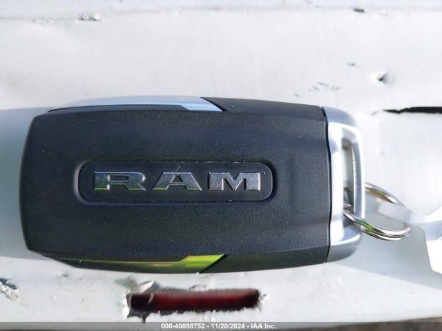 1C6SRFJT1NN171061 RAM 1500 Laramie  4x4 5'7 Box