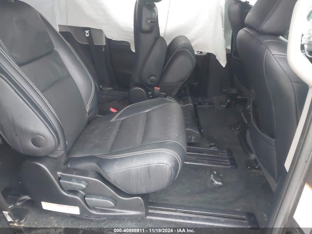 5TDXZ3DC3HS821354 Toyota SIENNA SE