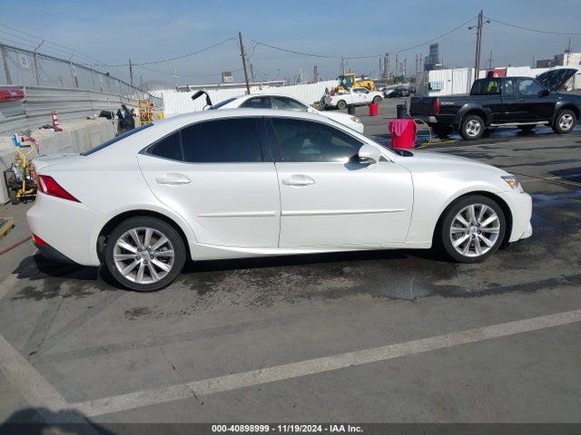 Lexus IS 200T 2016 JTHBA1D25G5031070 Image 13