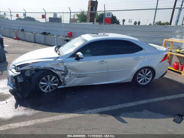 Lexus IS 200T 2016 JTHBA1D25G5031070 Image 14