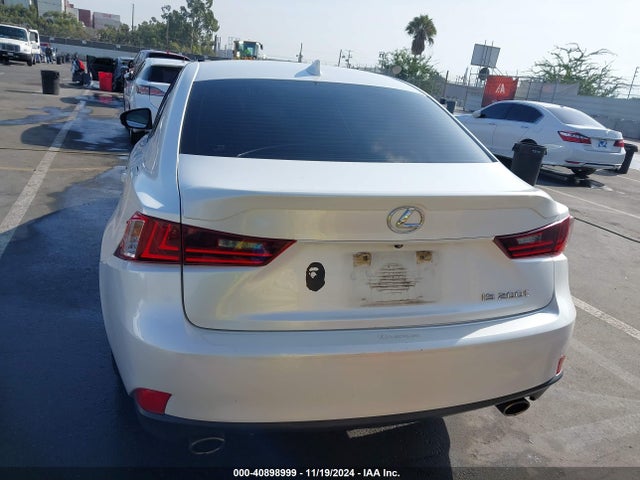 Lexus IS 200T 2016 JTHBA1D25G5031070 Image 16