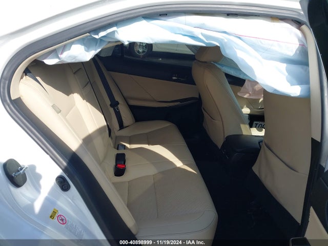 JTHBA1D25G5031070 Lexus IS 200T