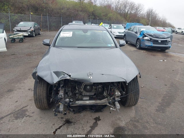 WDDZF4KB5HA126555 Mercedes-Benz E 300 4matic