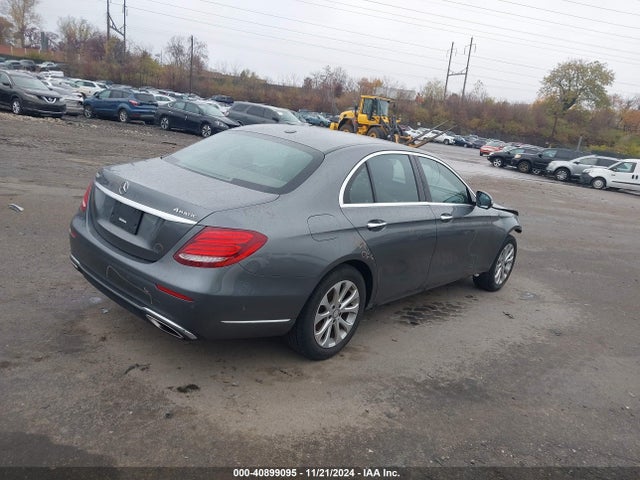 WDDZF4KB5HA126555 Mercedes-Benz E 300 4matic